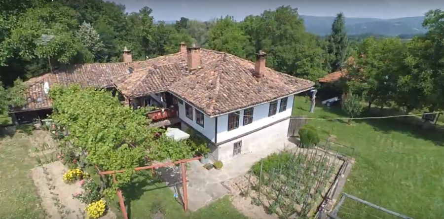 Вила Сестри Трифонови